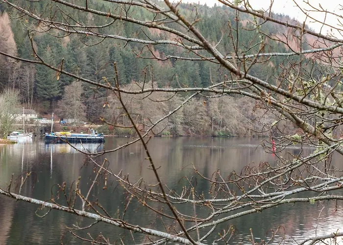 4 River Court